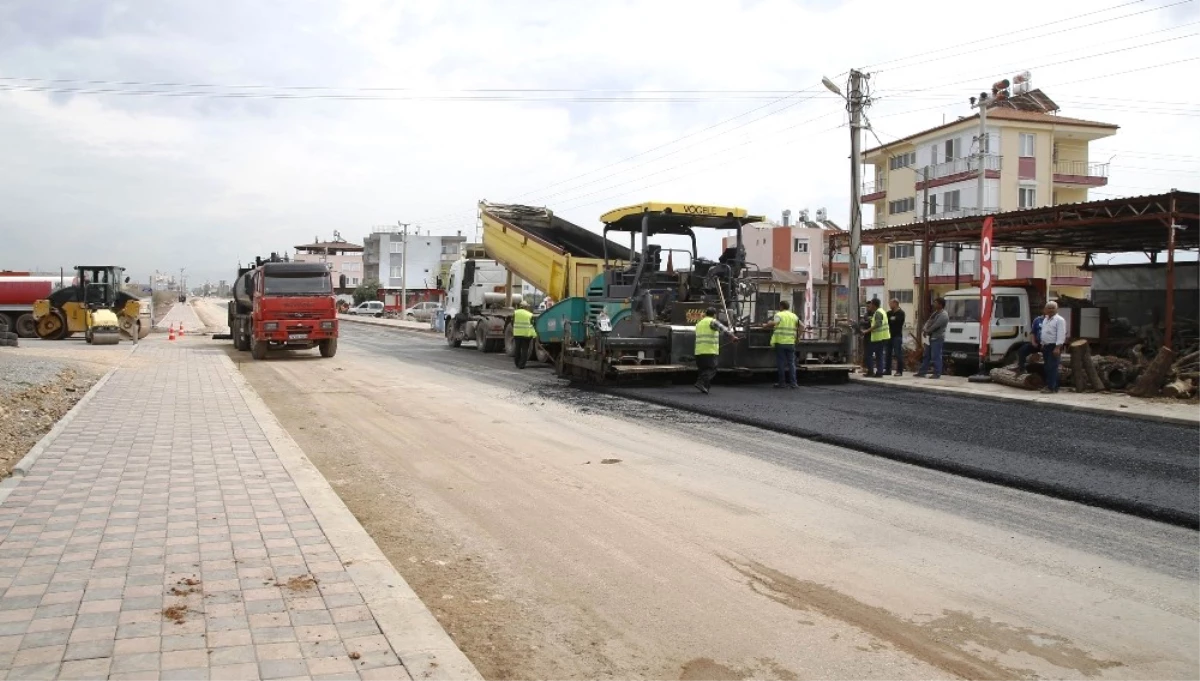 Döşemealtı Belediyesi İnönü Caddesi\'ni Güzelleştiriyor