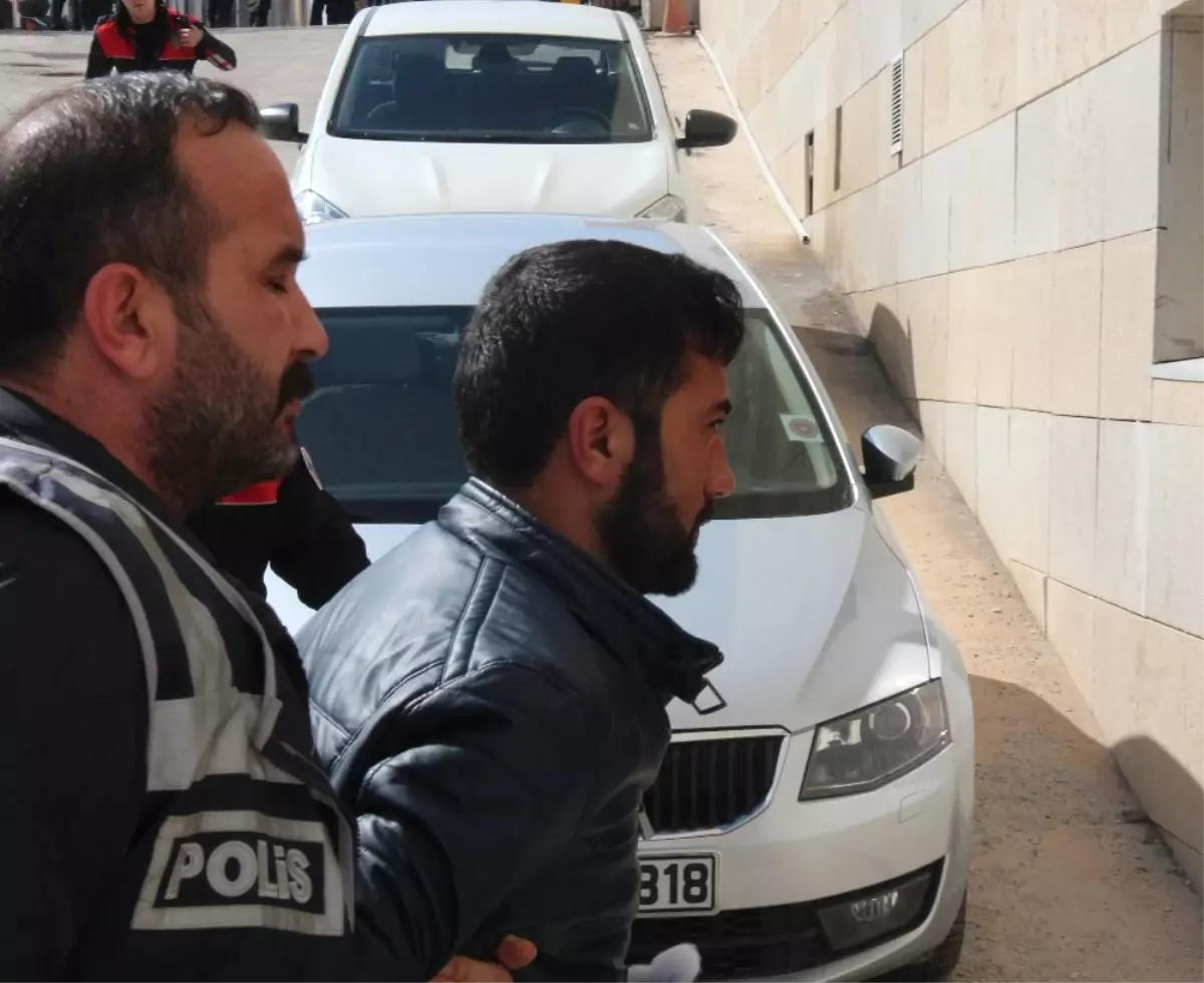 Elazığ\'da 2 Kişiyi Yaralayan Şüpheli Tutuklandı
