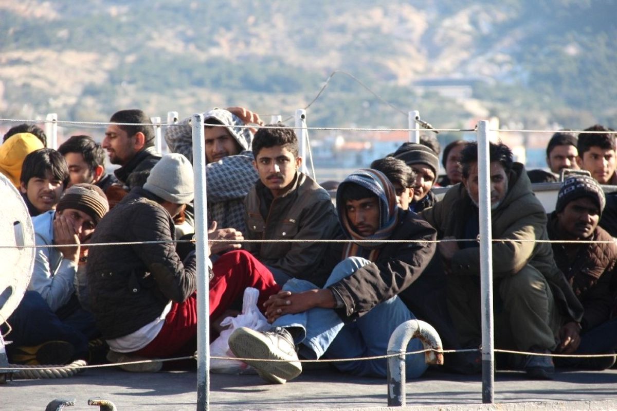 Foça\'da, 115 Suriyeli Göçmen Yakalandı