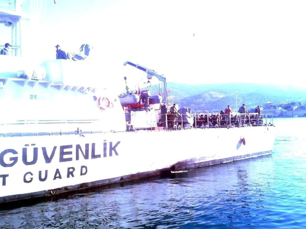 Foça\'da Denizde 115 Kaçak Yakalandı