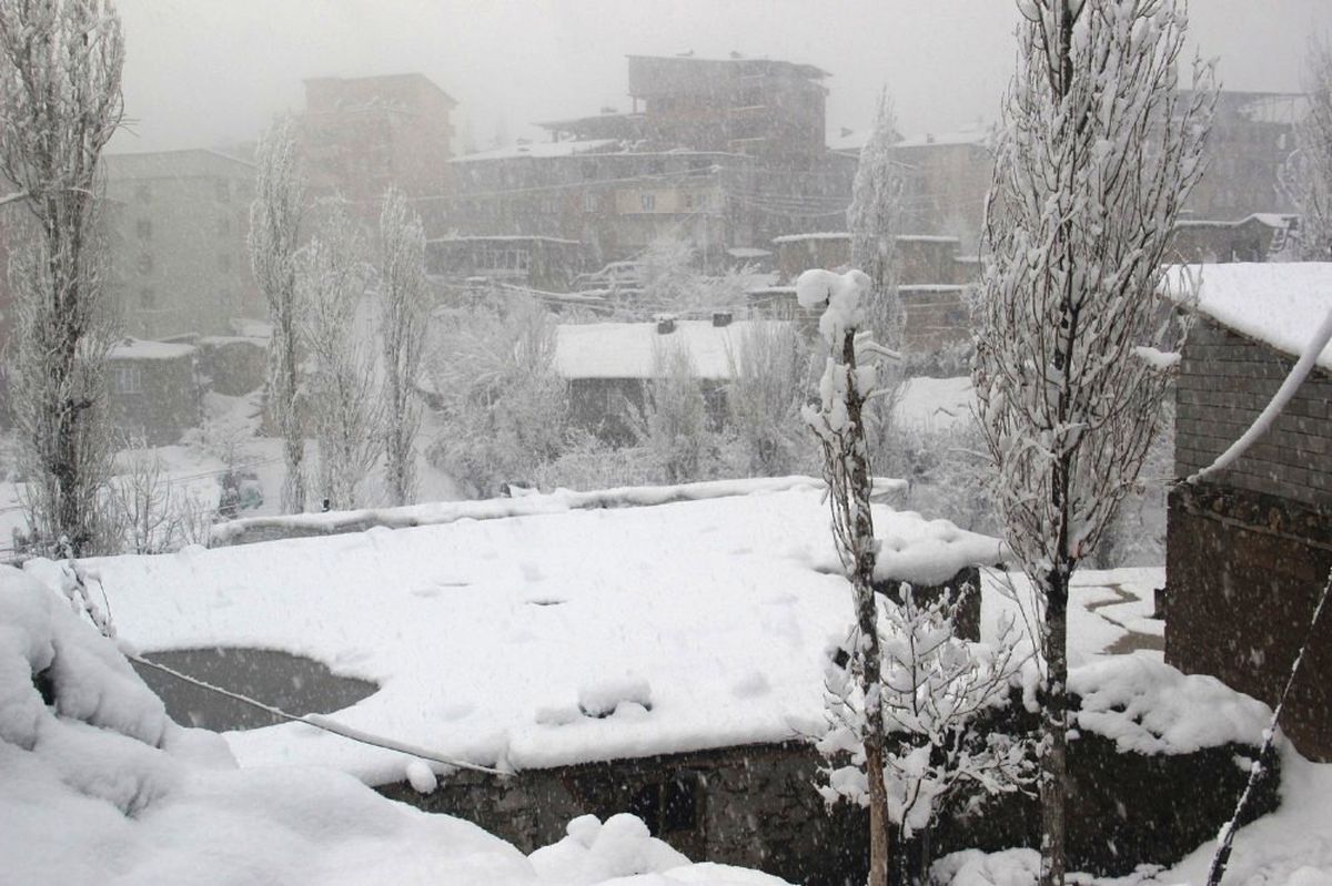 Hakkari\'de 5 Köy ile 11 Mezra Yolu Kapandı
