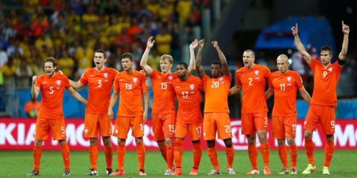 Hollanda\'ya Milli Darbe