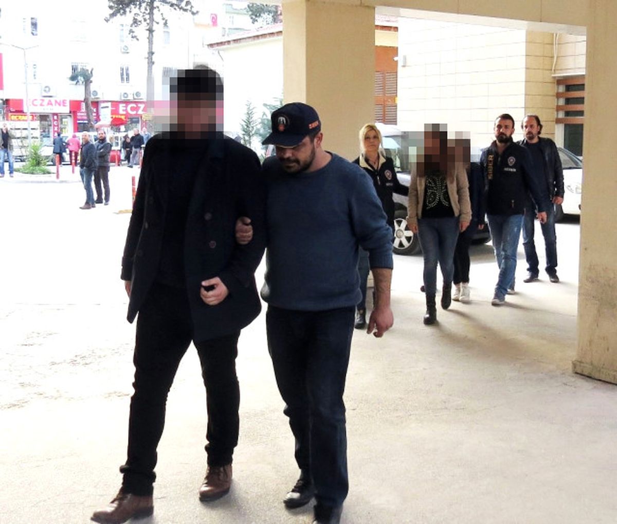 İnternetten 8 Milyon Liralık Dolandırıcılık Yapan Çete Mersin\'de Çökertildi