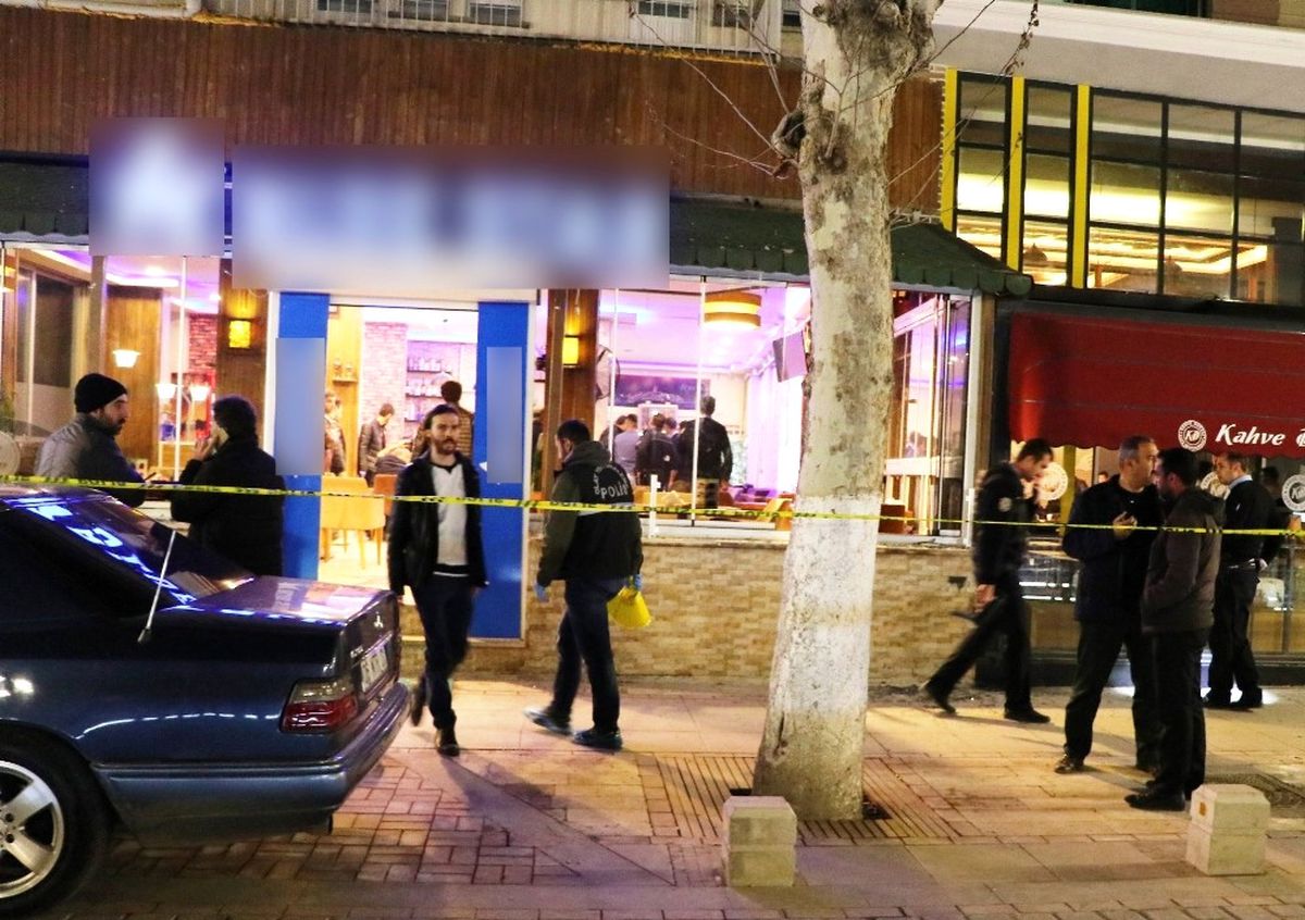 Kafedeki Silahlı Kavgada Ölü Sayısı 3\'e Yükseldi