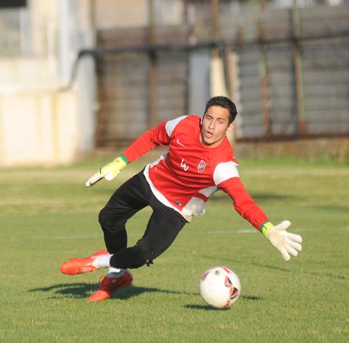 Karşıyakalı Erhan\'a Süper Lig Takımlarından Yakın Markaj