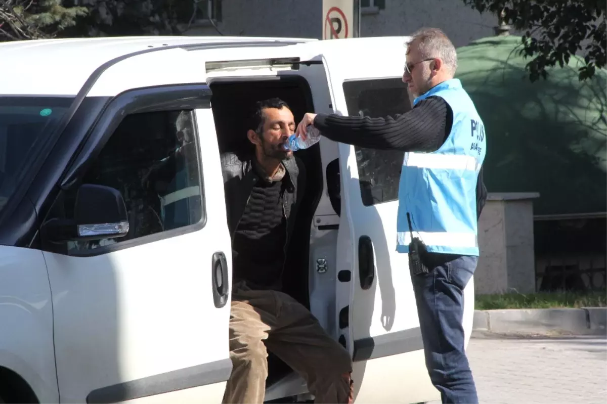 Meslektaşlarını Yaralayan Kişiye Polis Şefkati