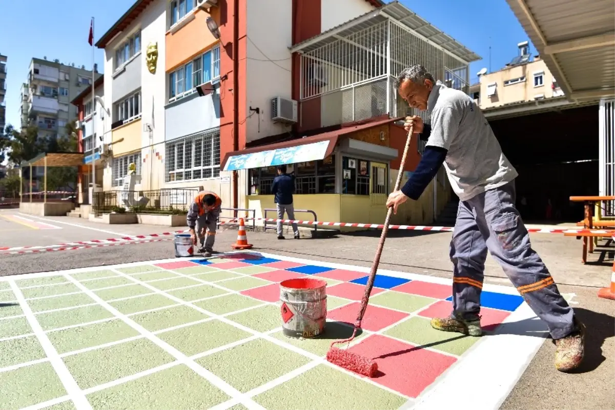 Muratpaşa\'dan Okullara Bakım