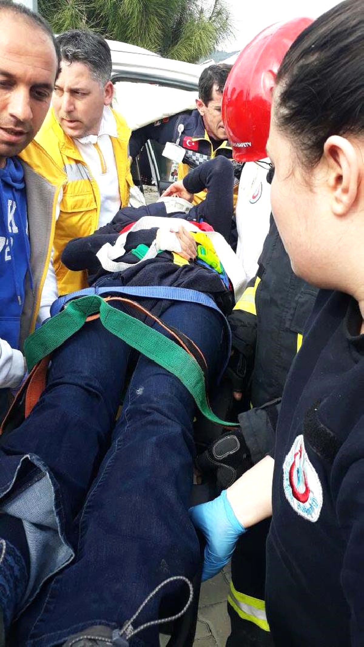 Otomobil ve Kamyonet Çarpıştı: 1 Yaralı