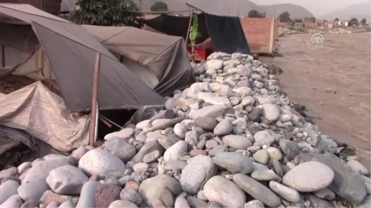 Peru\'daki Sel Felaketi Sonrası Yaşam Mücadelesi