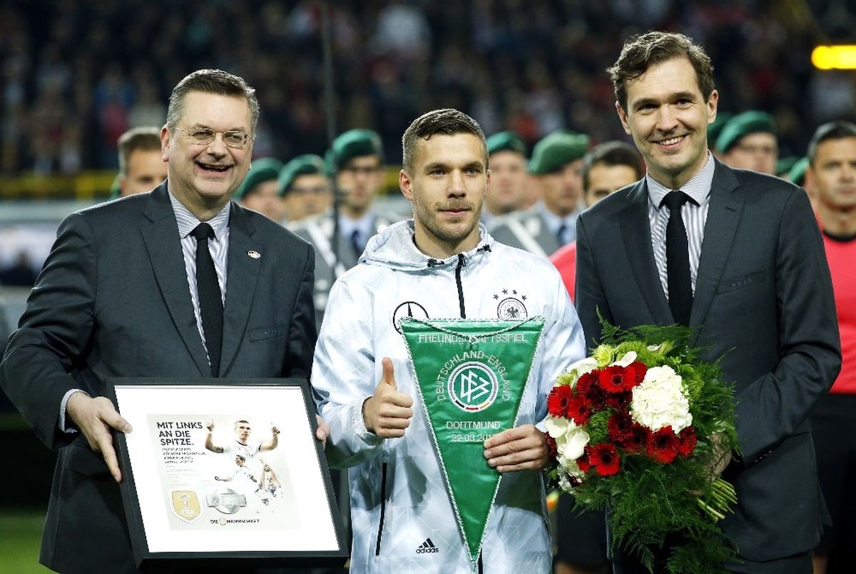 Podolski\'den Milli Veda