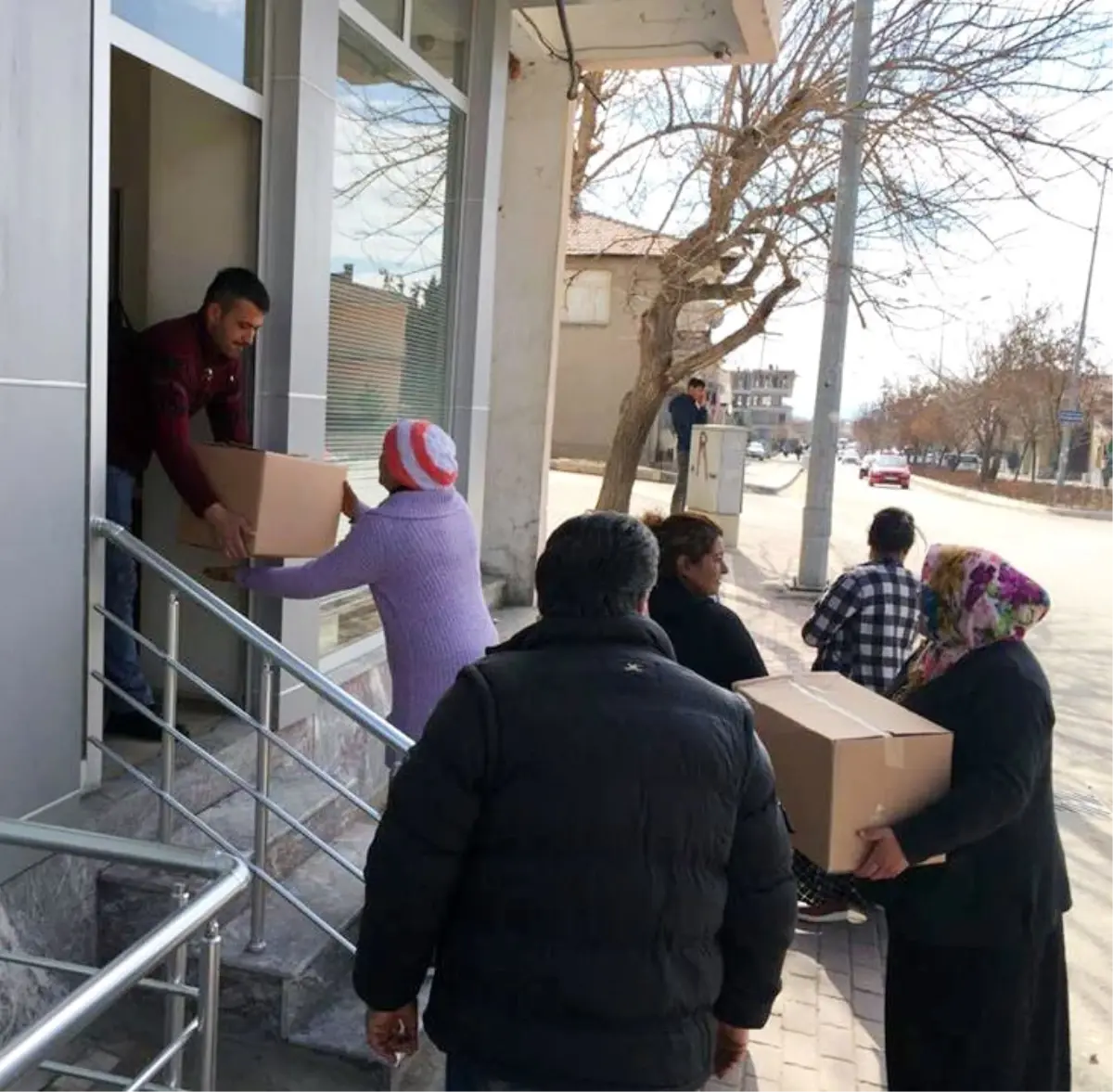 Şereflikoçhisar Belediyesinden Bin 300 Aileye Gıda Yardımı