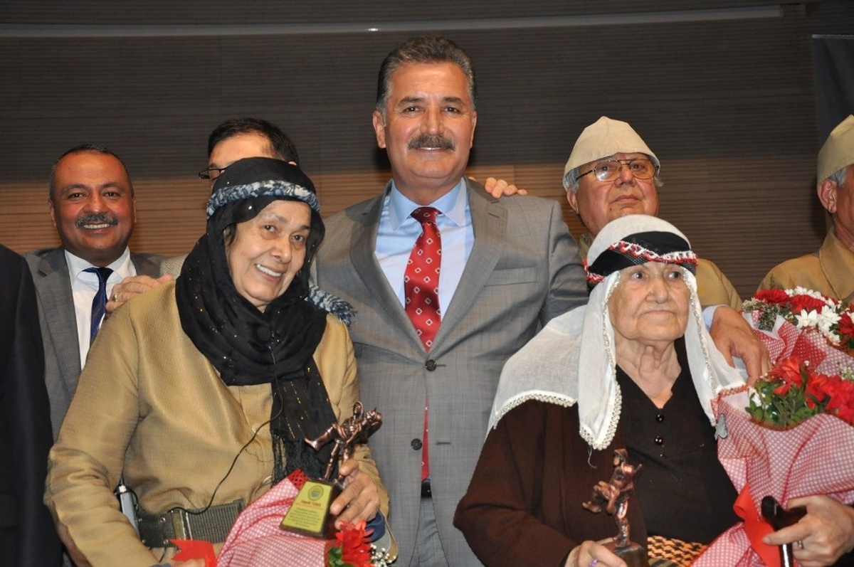 Toroslar\'dan Yaşlılar Haftası\'na Özel Tiyatro Gösterisi