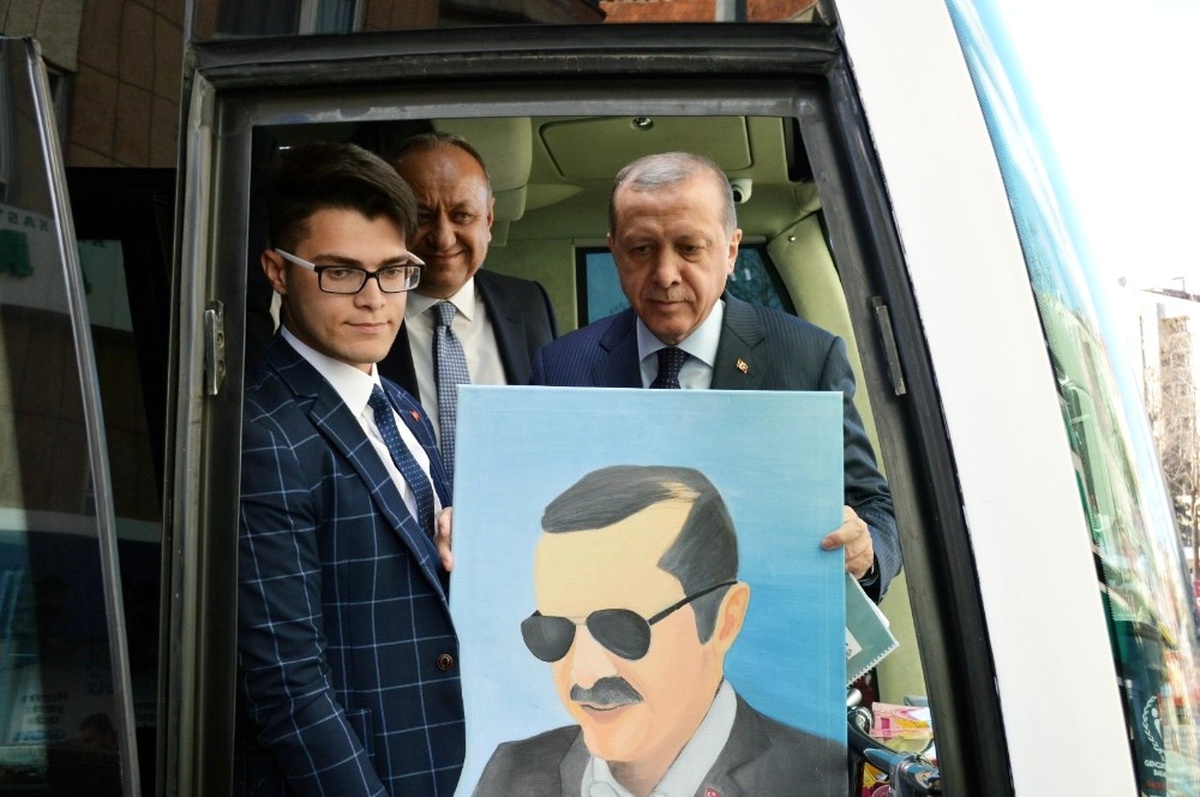 Üniversite Öğrencisinden Cumhurbaşkanı Erdoğan\'a Tablo