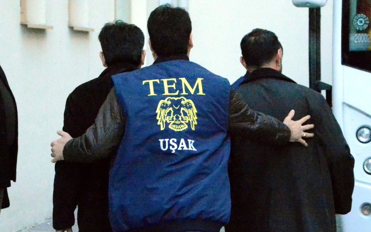 Uşak\'ta Pkk/kck Operasyonu: 10 Gözaltı