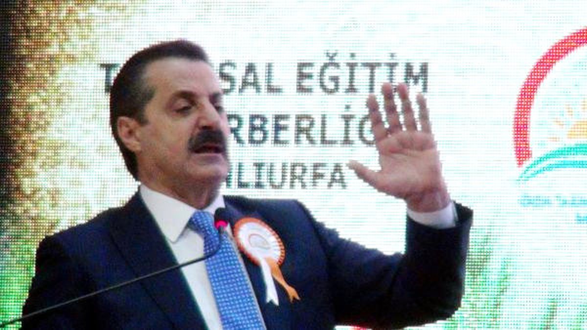 Bakan Çelik: Teröristlere Kucak Açacağınıza, Muhtaçlara El Uzatın
