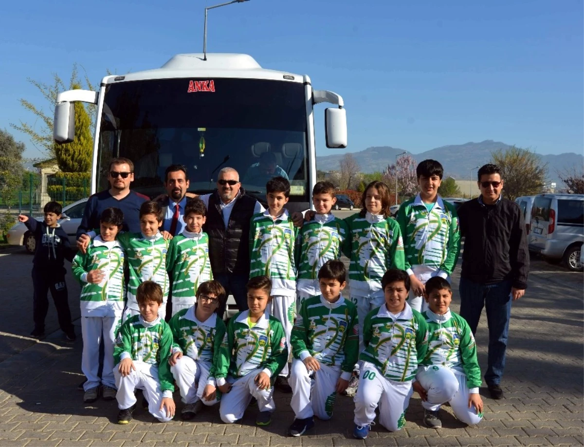 Başak Koleji Küçük Erkekler Takımı Final Vizesi İçin Konya\'da
