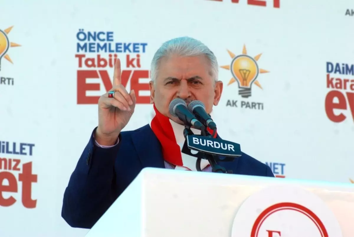 Başbakan Yıldırım: "Kılıçdaroğlu\'nun Dünyadan Haberi Yok, Üflüyor Üflüyor"