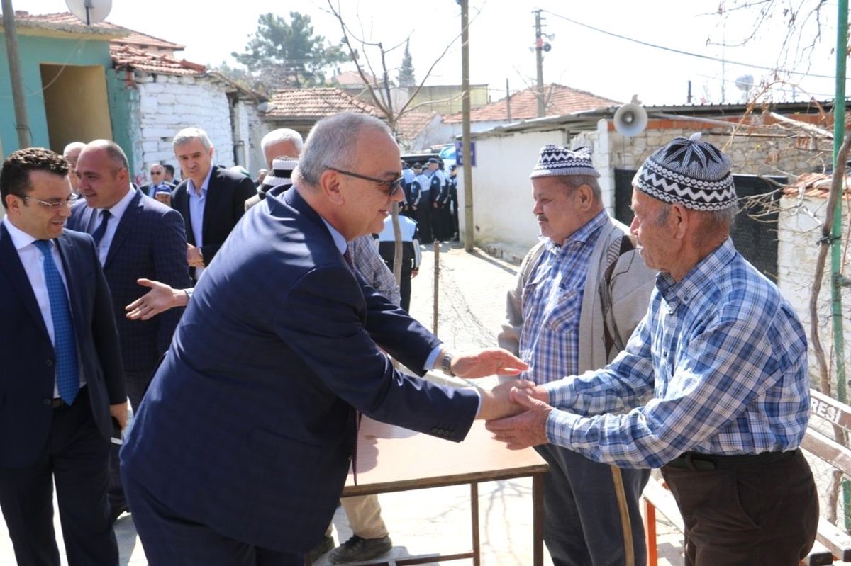 Başkan Ergün, Soma\'da Vatandaşları Dinledi