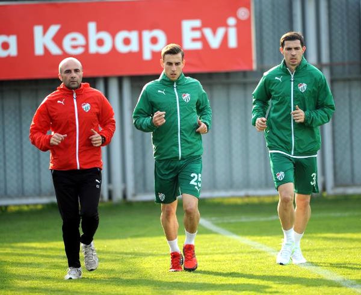 Bursaspor\'da Atiker Konyaspor Hazırlıkları Sürüyor
