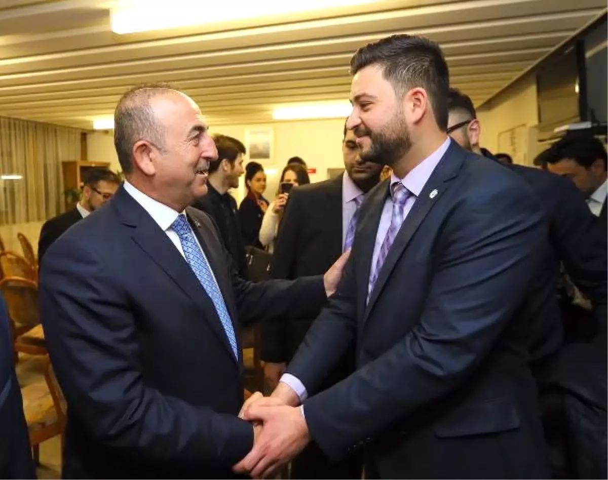 Çavuşoğlu, İsviçre\'de Yaşayan Türklerle Buluştu