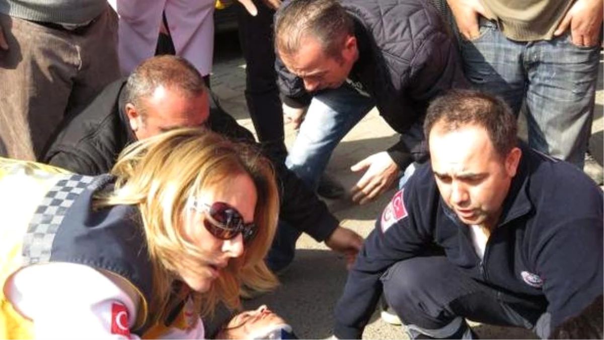 Dha İstanbul - Ataşehir\'de Tır\'ın Altında Kalan Kadın Yaralandı