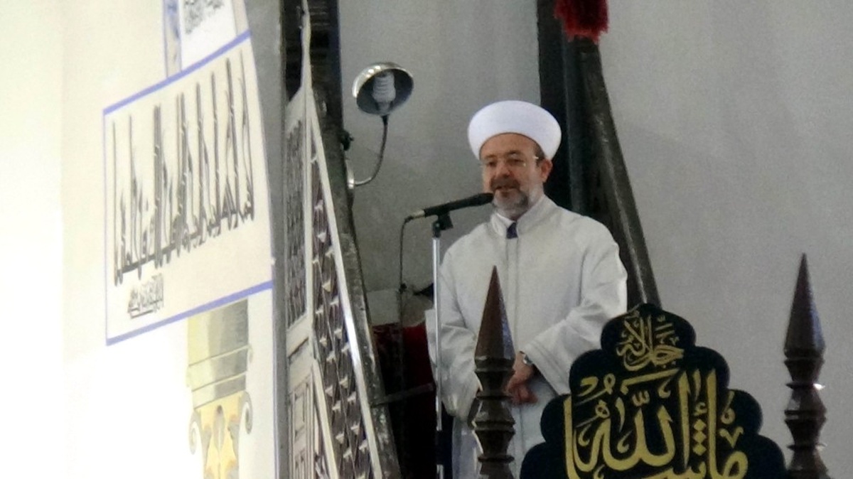 Diyanet İşleri Başkanı Mehmet Görmez, Kütahya Ulu Camii\'nde Hutbe Okudu, Cuma Namazı Kıldırdı