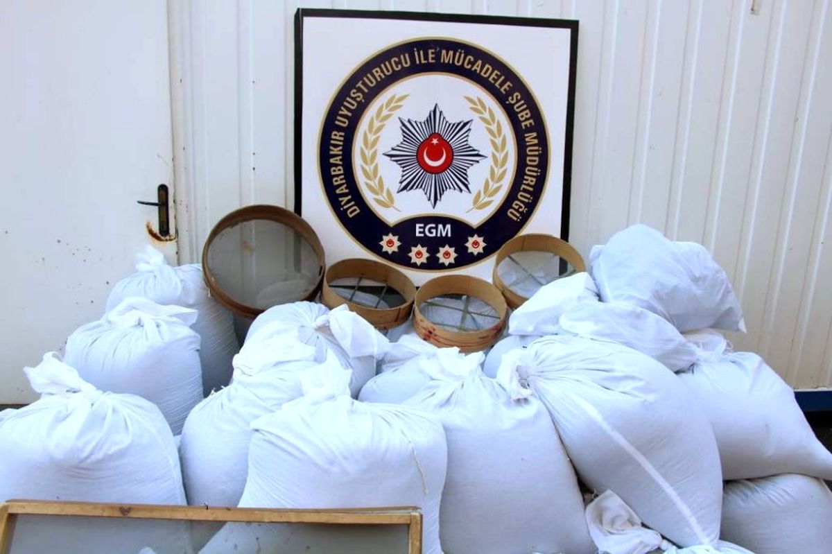 Diyarbakır\'da 14 Bin Adet Uyuşturucu Hap Ele Geçirildi