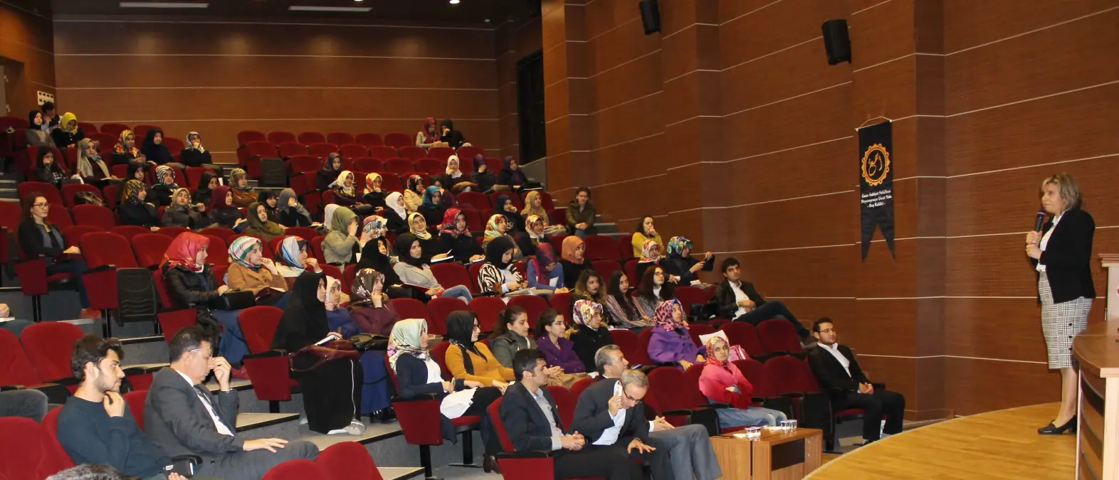 Doç. Dr. Koban\'dan Hedeflenen İş Hayatındaki Etik Değerler Konferansı