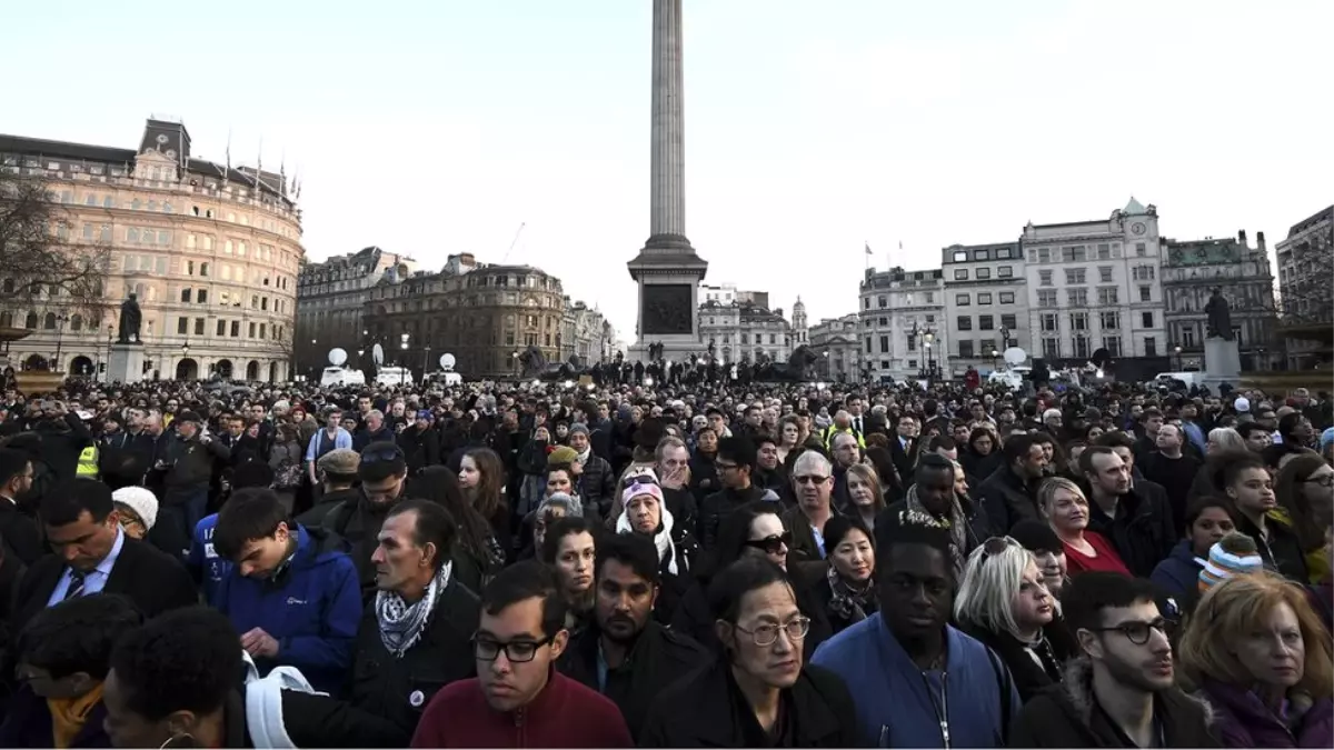 Fotoğraflarla: Trafalgar Meydanı\'nda Anma Töreni