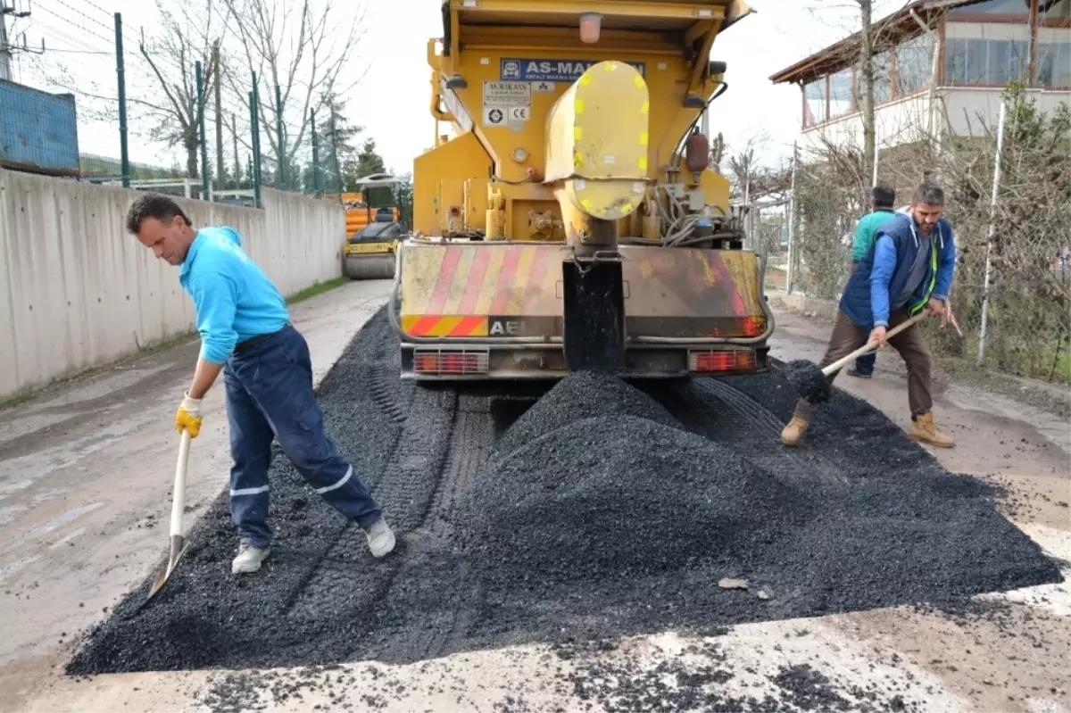 Kartepe\'de Vatandaşların İhtiyaç Duyduğu Hizmetler Yerine Getiriliyor