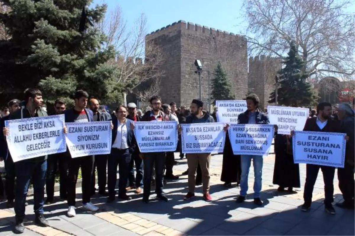 Kayseri\'de Sp\'lilerden İsrail\'e \'Ezan Yasağı\' Protestosu