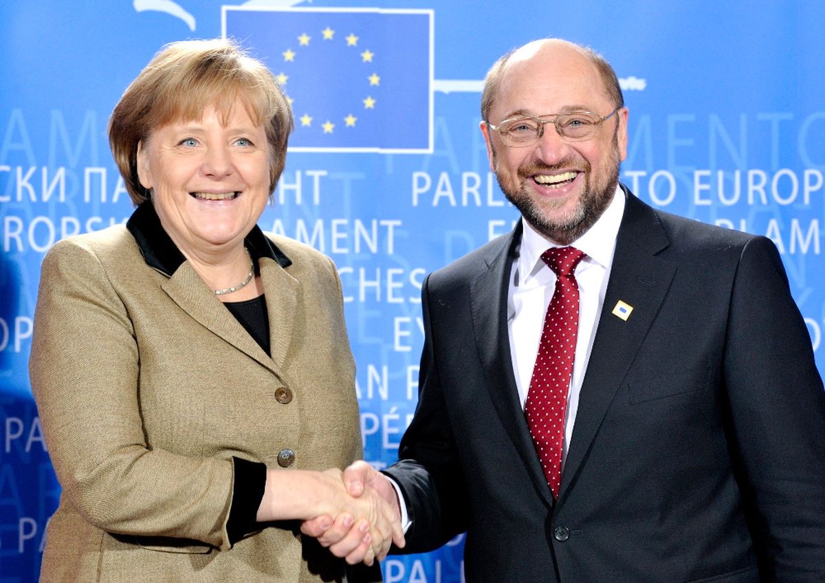 Merkel\'in Oyları Eriyor