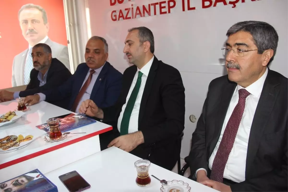 Milletvekili Gül\'den Partilere Teşekkür Ziyareti