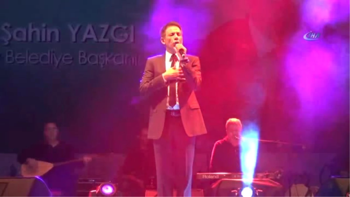 Mustafa Yıldızdoğan Aksaray\'da Konser Verdi