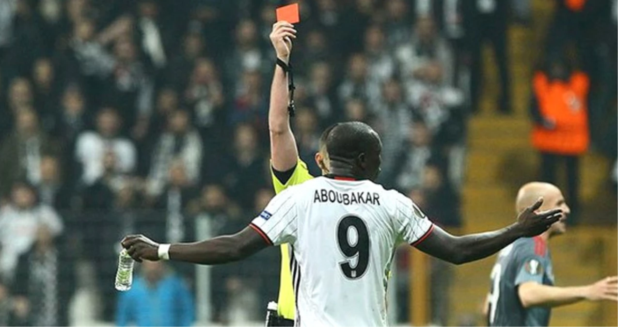 Olympiakos Maçında Kırmızı Kart Gören Aboubakar 3 Maç Ceza Aldı