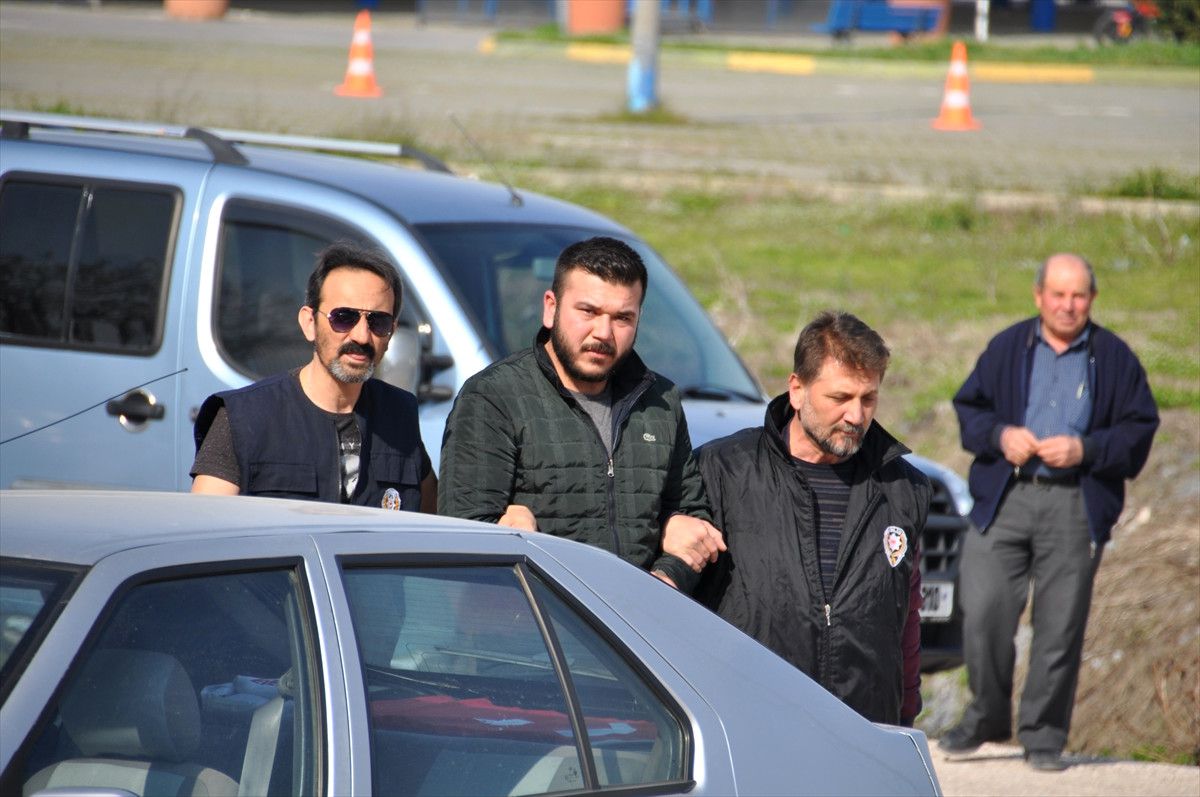 Otomobil Dolandırıcıları Suçüstü Yakalandı
