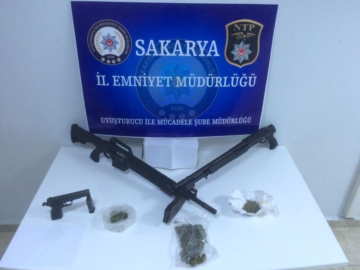 Sakarya\'da Polis ve Jandarmadan Uyuşturucu Operasyonu: 5 Tutuklama