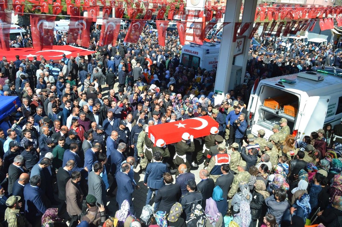 Şehidin Ablası: "Kurban Olurum Ben Öleydim"