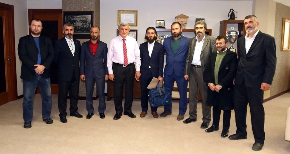 Tiyatro Ekibinden Başkan Karaosmanoğlu\'na Ziyaret