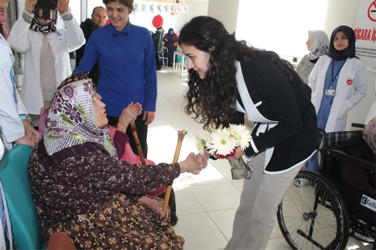 Tosya Toplum Sağlığı Merkezi Huzurevi Sakinlerinin Yaşlılar Gününü Kutladı