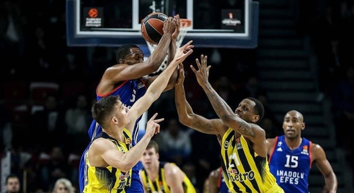 Avrupa\'daki Türk Derbisinin Galibi Anadolu Efes