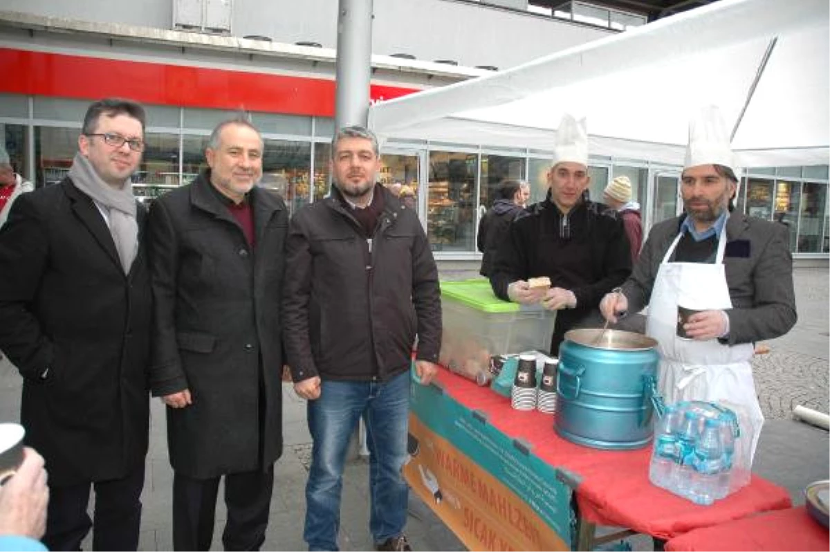 Türkler Delmenhorst\'ta Çorba Dağıttı