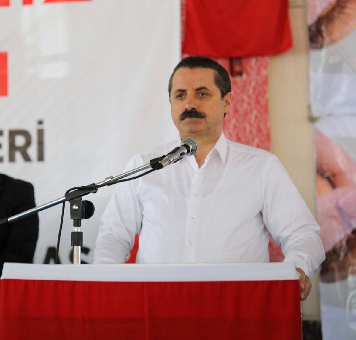 Bakan Çelik Referandum Çalışmalarını Suruç\'ta Sürdürdü