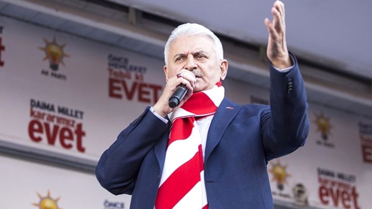 Başbakan Yıldırım: "Açıp Şu Anayasa Değişikliğini Bile Okumamışsın"