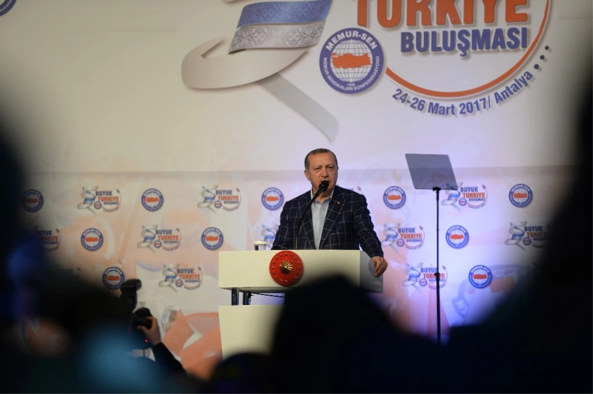 Cumhurbaşkanı Erdoğan: "Dün Ak Dediğine Bugün Kara Diyen Şahıstan Siyasetçi Olmaz"
