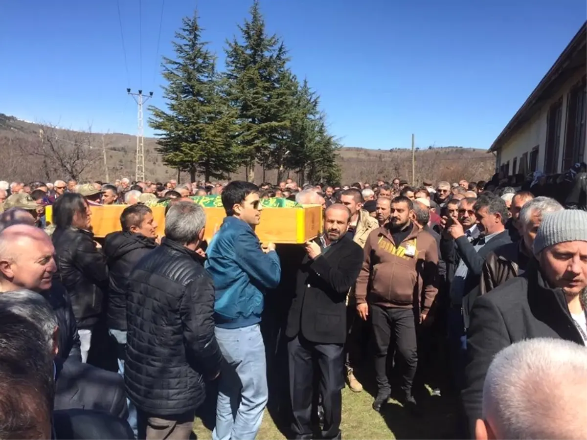 Fidan Dikerken Kalp Krizi Geçiren Muhtar Hayatını Kaybetti