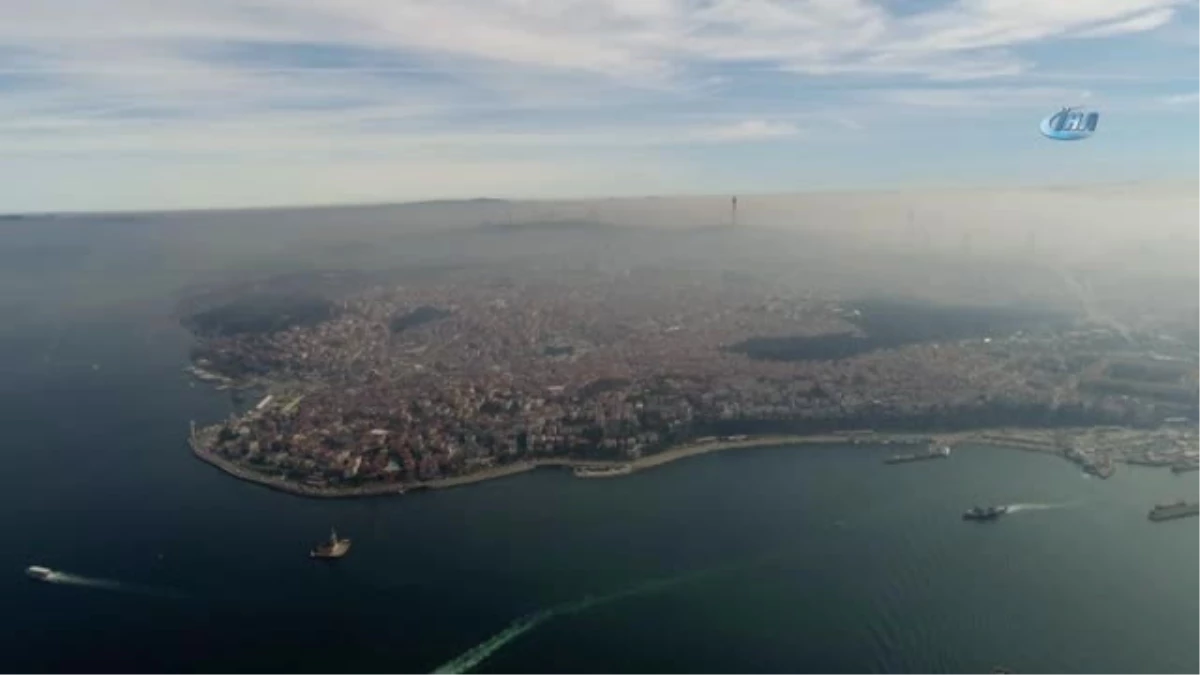 İstanbul\'u Kaplayan Yoğun Sis Havadan Görüntülendi