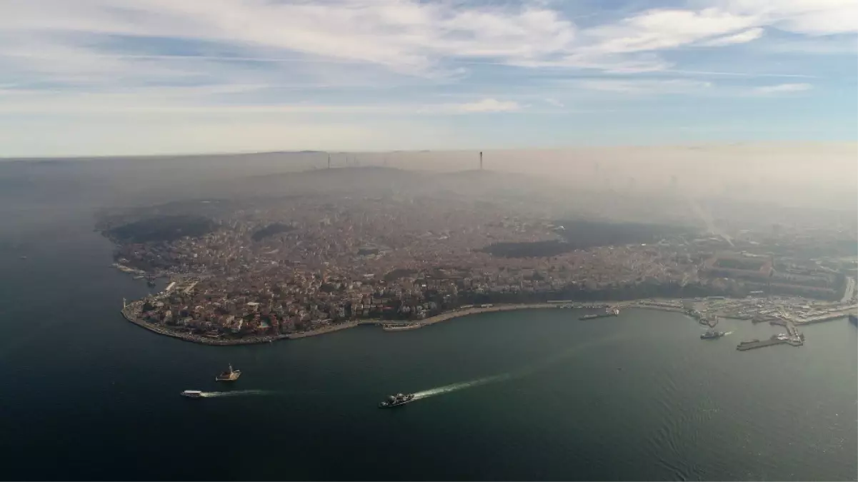 Istanbul\'u Kaplayan Yoğun Sis Havadan Görüntülendi