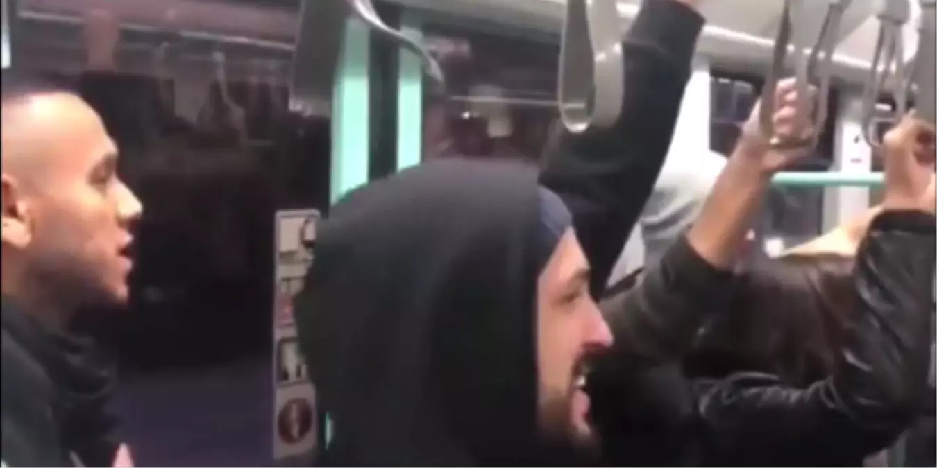 Josef de Souza Metroda Şarkı Söyledi