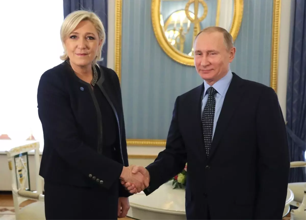 Marine Le Pen, Moskova\'yı Ziyaret Etti